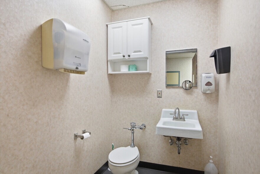 More Photos Of 5190 Dominion Dr, Dublin Warehouse For Sale