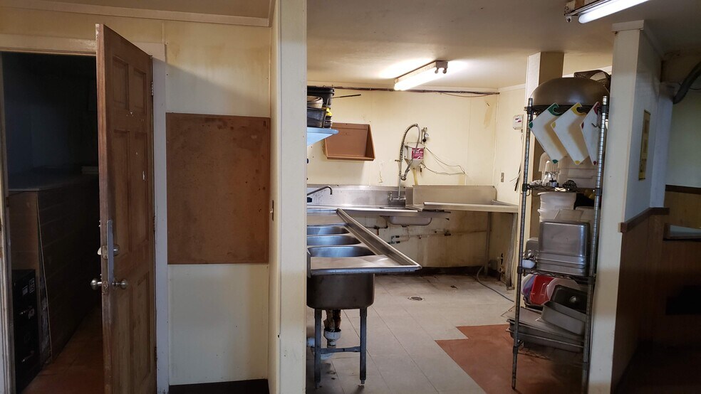 More Photos Of 3746 Mount Pleasant Rd, Sherrills Ford Restaurant For Lease