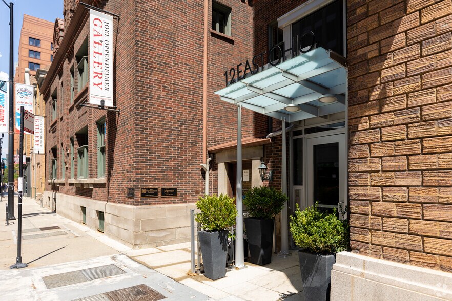 More Photos Of 12 E Ohio St, Chicago Office For Lease