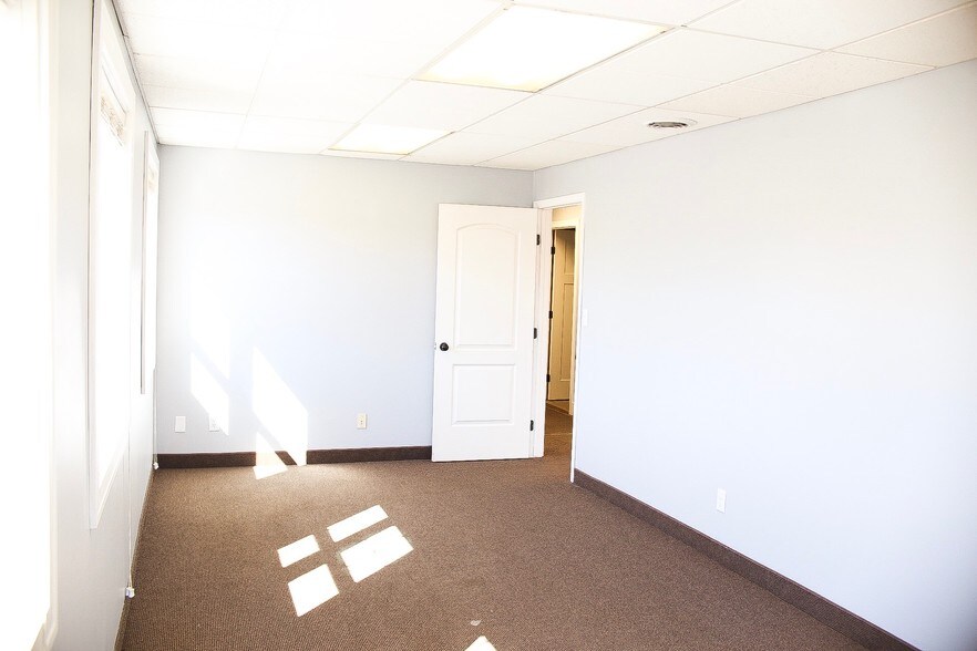 More Photos Of 735 Crofton St SE, Grand Rapids Warehouse For Lease