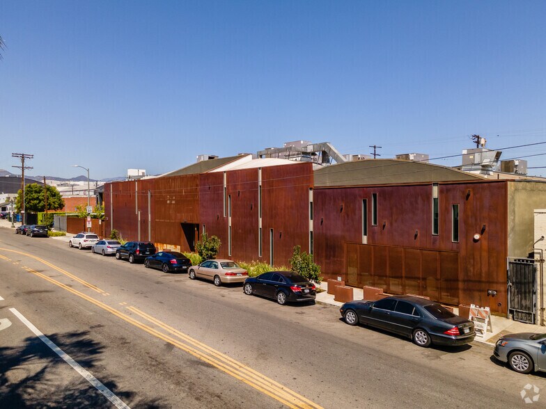 More Photos Of 706-720 N Cahuenga Blvd, Los Angeles Loft Creative Space For Lease