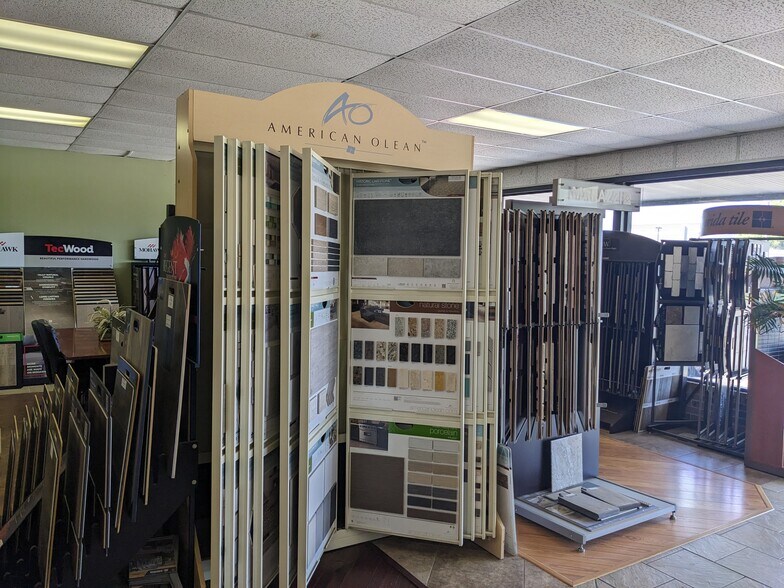 More Photos Of 71 S Valdosta Rd, Lakeland General Retail For Sale