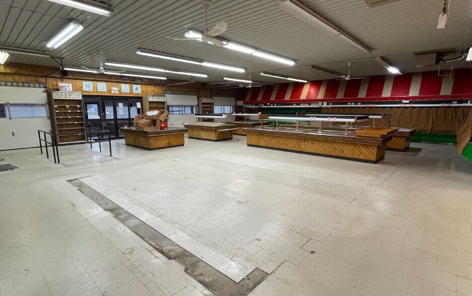 More Photos Of 537 Ontario St, St Catharines Supermarket For Sale