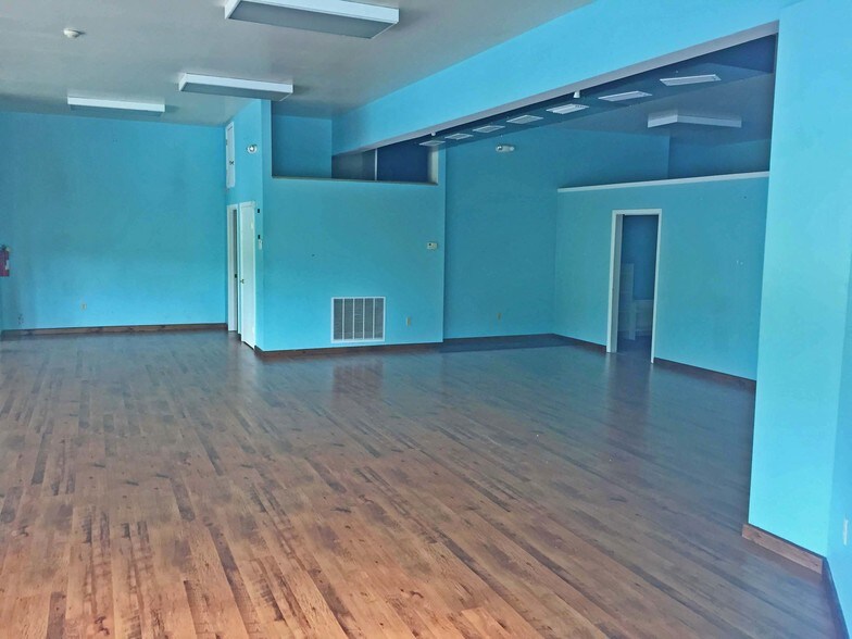 More Photos Of 37-45 Mill St, Berlin Freestanding For Lease