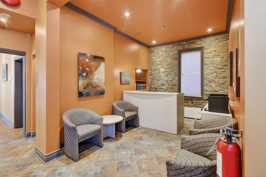 More Photos Of 464 Somerset St W, Ottawa Office For Sale