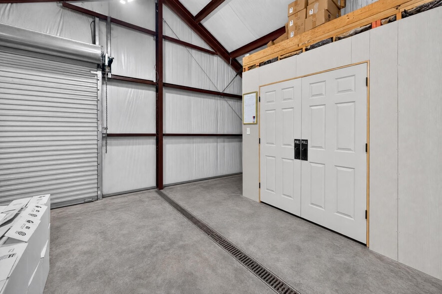 More Photos Of 14773 Coon Rd, Winnie Storefront Retail Residential For Sale