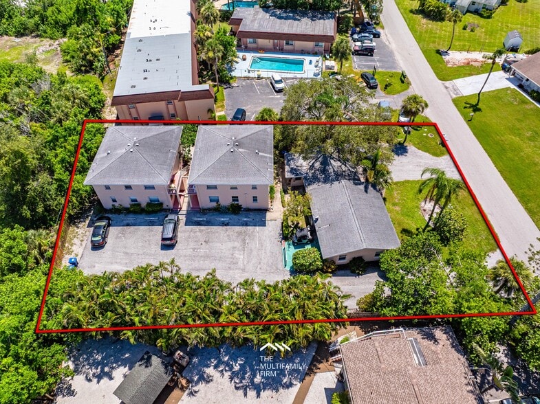 More Photos Of 1630 Redwood St, Sarasota Apartments For Sale