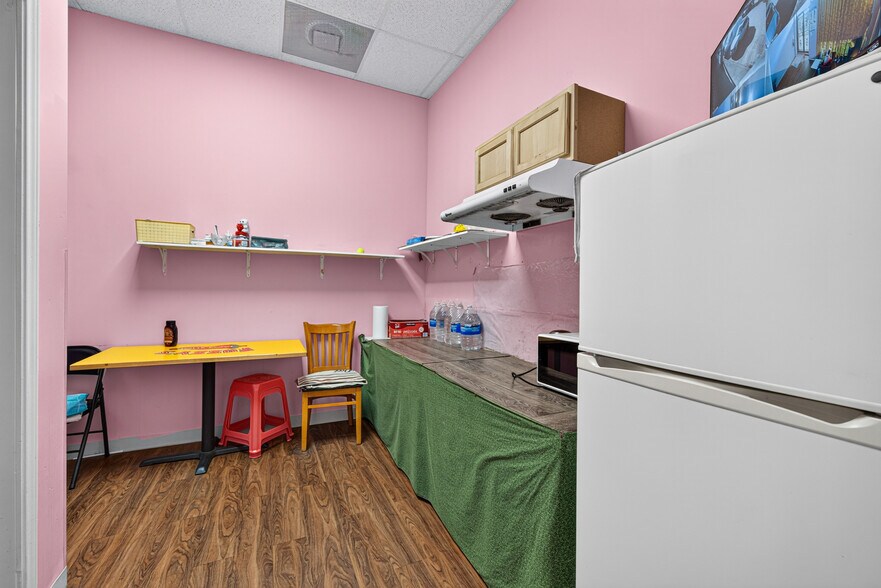 More Photos Of 12989 Bellaire Blvd, Houston Storefront For Sale