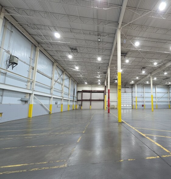 More Photos Of 6800 N Chestnut St, Ravenna Warehouse For Sale