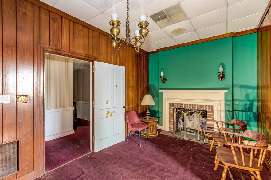 More Photos Of 15 7th St, Augusta Restaurant For Sale