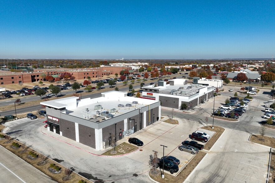 More Photos Of 3010 E Broad St, Mansfield Office For Sale