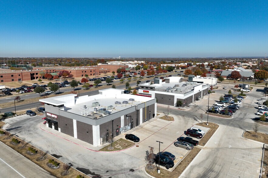 More Photos Of 3010 E Broad St, Mansfield Office For Lease