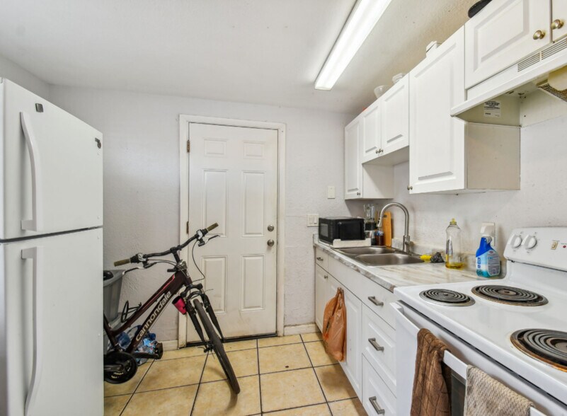 More Photos Of 4507-4517 E Giddens Ave, Tampa Multifamily For Sale