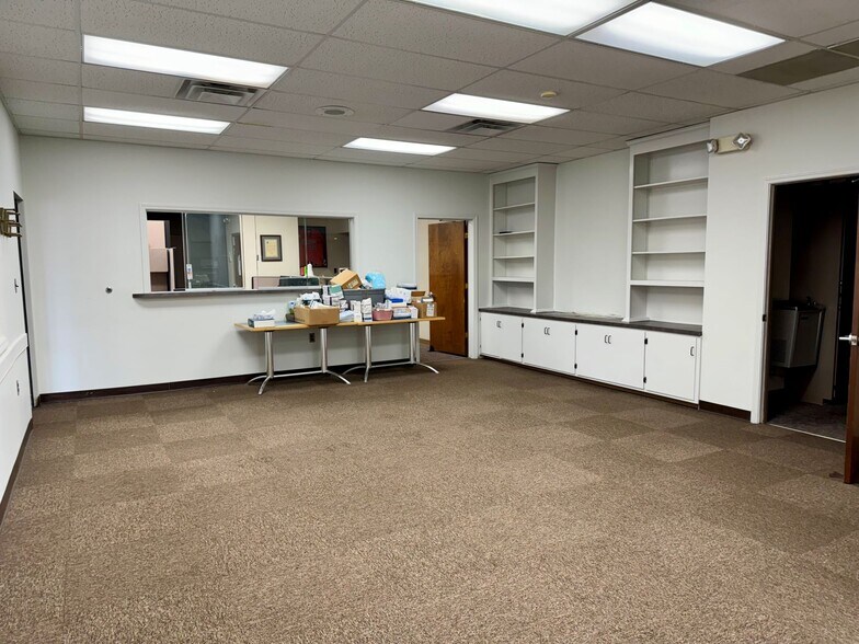 More Photos Of 400 Mocksville Ave, Salisbury Medical For Sale