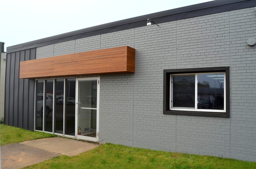 More Photos Of 2010-2012 Esmond Rd, Eau Claire Office For Sale