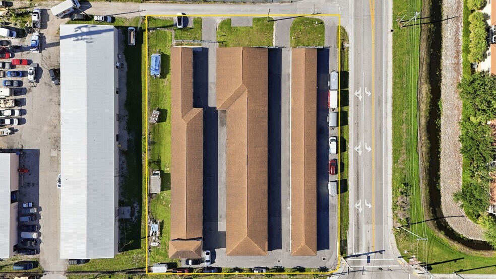 More Photos Of 15415 Pine Ridge Rd, Fort Myers Self Storage For Sale