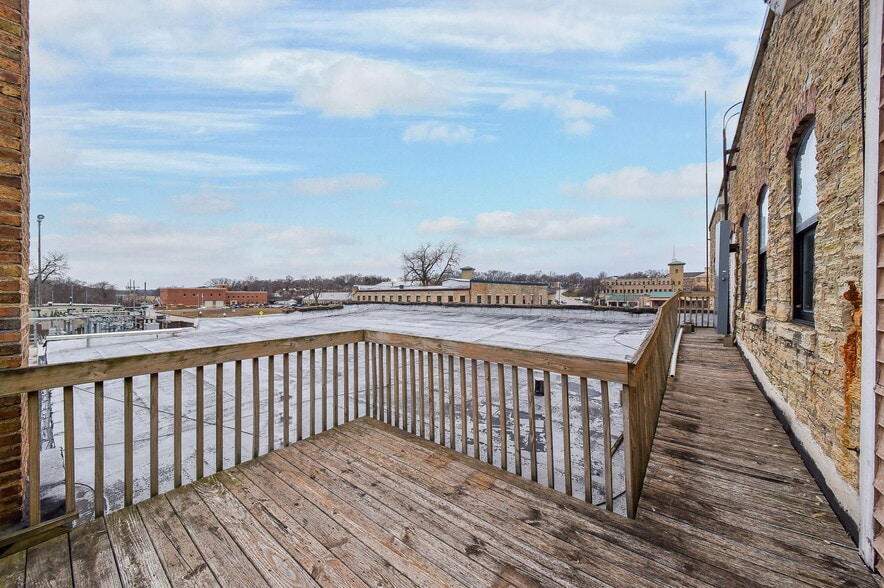 More Photos Of 30 S Shumway Ave, Batavia Office For Lease