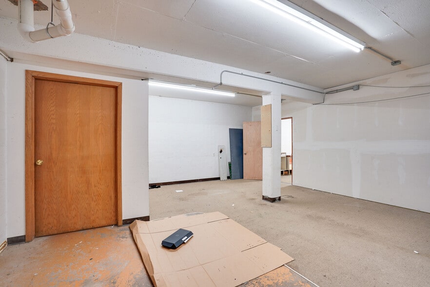 More Photos Of 195-209 Cottage Grove Rd, Madison Storefront For Lease