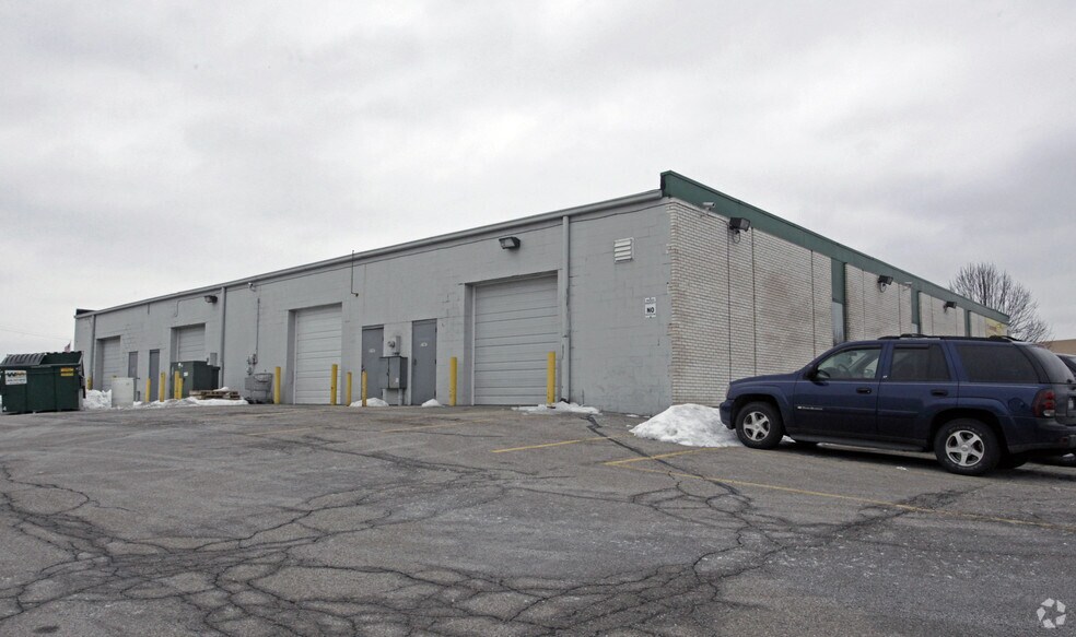 More Photos Of 5747-5753 Executive Blvd, Dayton Warehouse For Lease