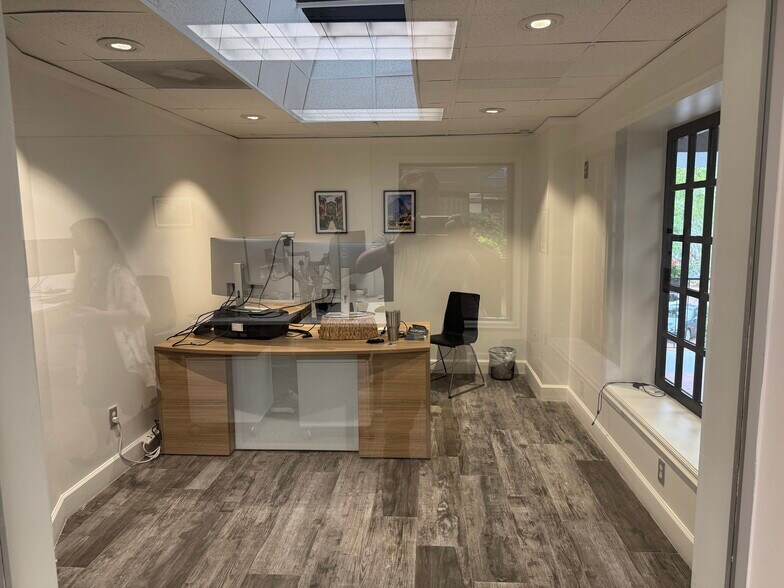 More Photos Of 228 N Park Ave, Winter Park Loft Creative Space For Lease