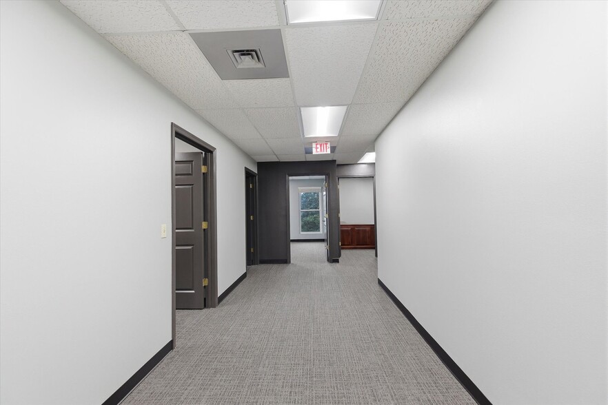 More Photos Of 150 John Knox Rd, Tallahassee Office For Lease