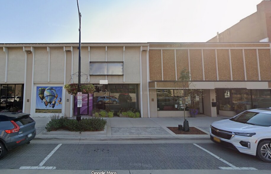 More Photos Of 110 N Howard St, Indianola Storefront For Sale