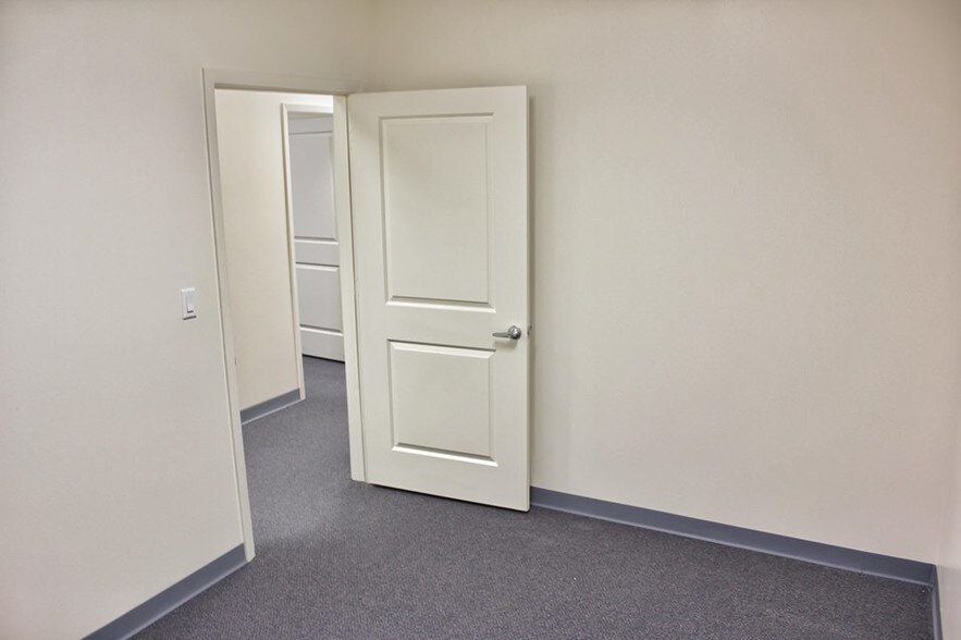 More Photos Of 524 Westgreen Blvd, Katy Medical For Lease