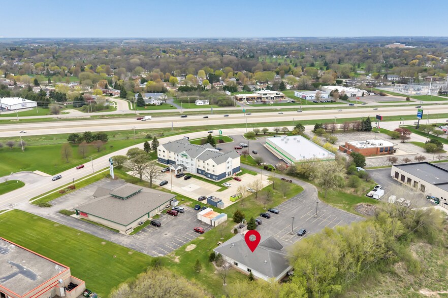 More Photos Of 1780 S Koeller St, Oshkosh Flex For Sale