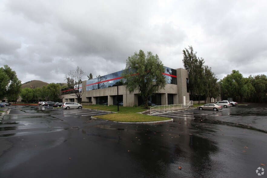 More Photos Of 26610 Agoura Rd, Calabasas Research And Development For Lease