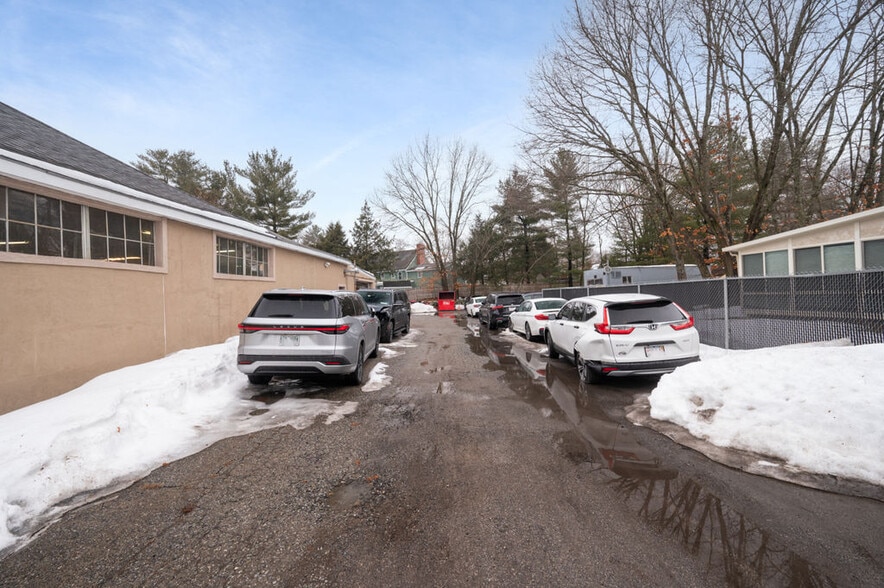 More Photos Of 20 Woodland St, Methuen Auto Repair For Sale