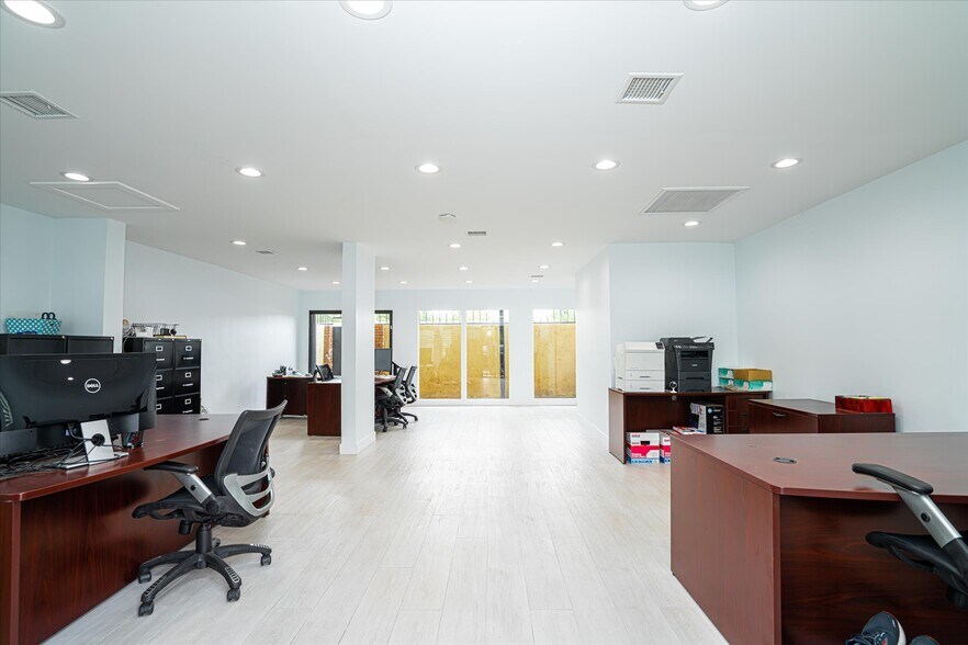 More Photos Of 1913 E 17th St, Santa Ana Office For Sale