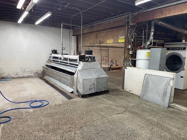 More Photos Of 16549 E 14th St, San Leandro Manufacturing For Sale