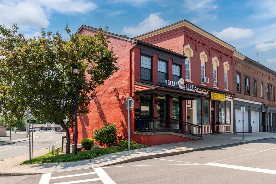 More Photos Of 4 Thomas St, Holley Restaurant For Sale