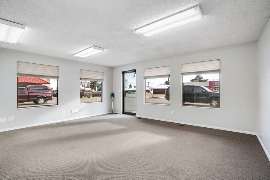 More Photos Of 1149-1159 SW 4th Ave, Ontario Office For Sale