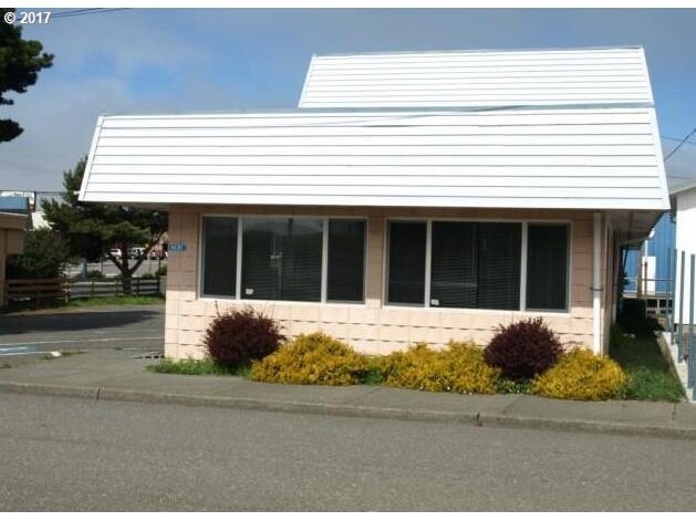 More Photos Of 94181 4th St, Gold Beach Office Residential For Sale