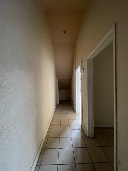 More Photos Of 727-739 W Pacific Coast Hwy, Long Beach Storefront Retail Residential For Lease