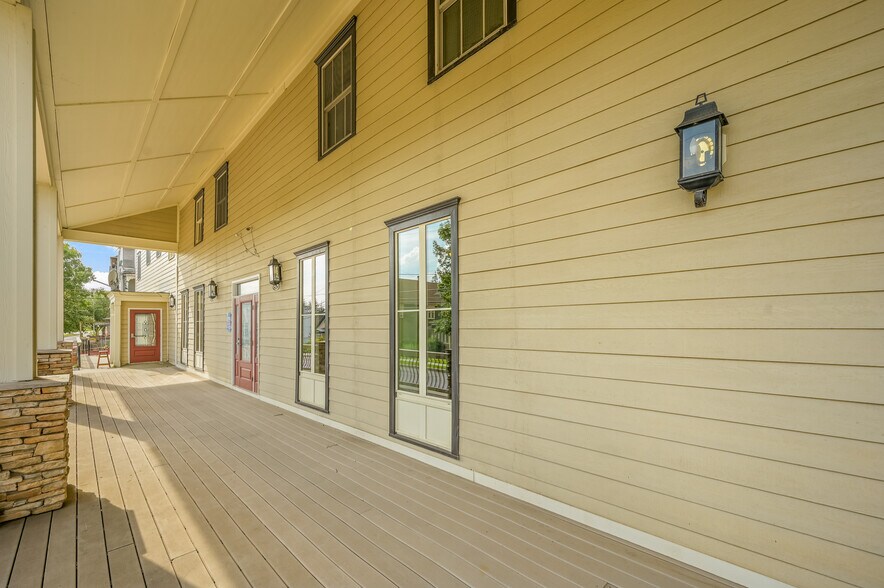 More Photos Of 56 Main St, Stamford Hotel For Sale