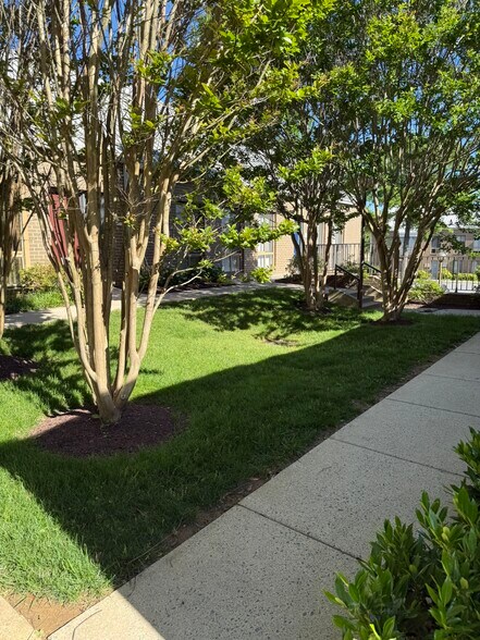 More Photos Of 6177-6183 Executive Blvd, Rockville Office For Sale