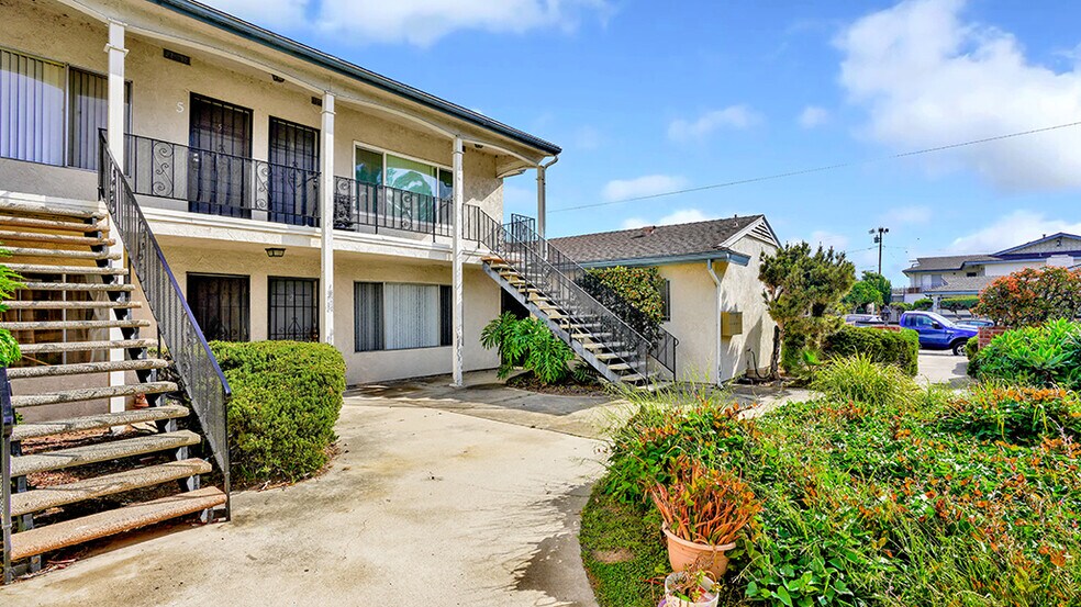 More Photos Of 12561 Camus Ln, Garden Grove Apartments For Sale