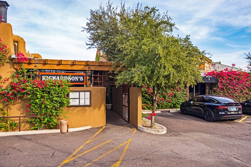 More Photos Of 6335 N 16th St, Phoenix Restaurant For Sale