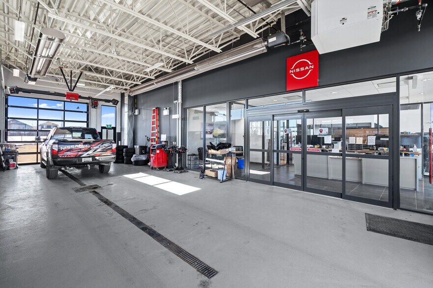 More Photos Of 2202 50 Av, Lloydminster Auto Dealership For Sale