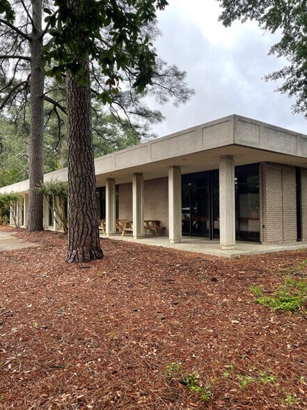 More Photos Of 130 Lexington Ln, Southern Pines Office For Sale