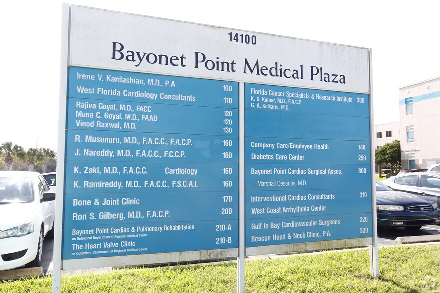 More Photos Of 14100 Fivay Rd, Hudson Medical For Lease