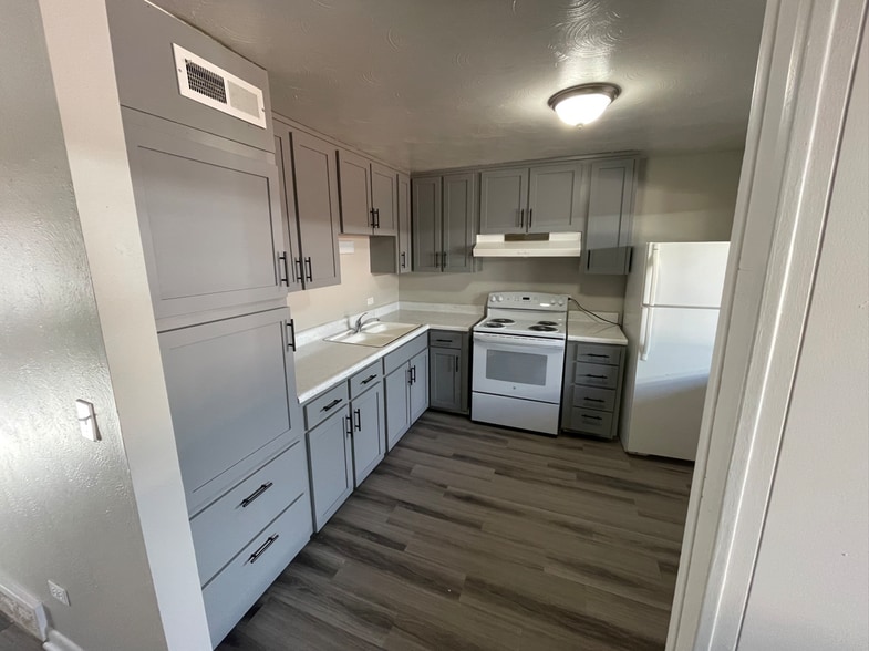 More Photos Of 1415-1425 Kingston St, Aurora Apartments For Sale