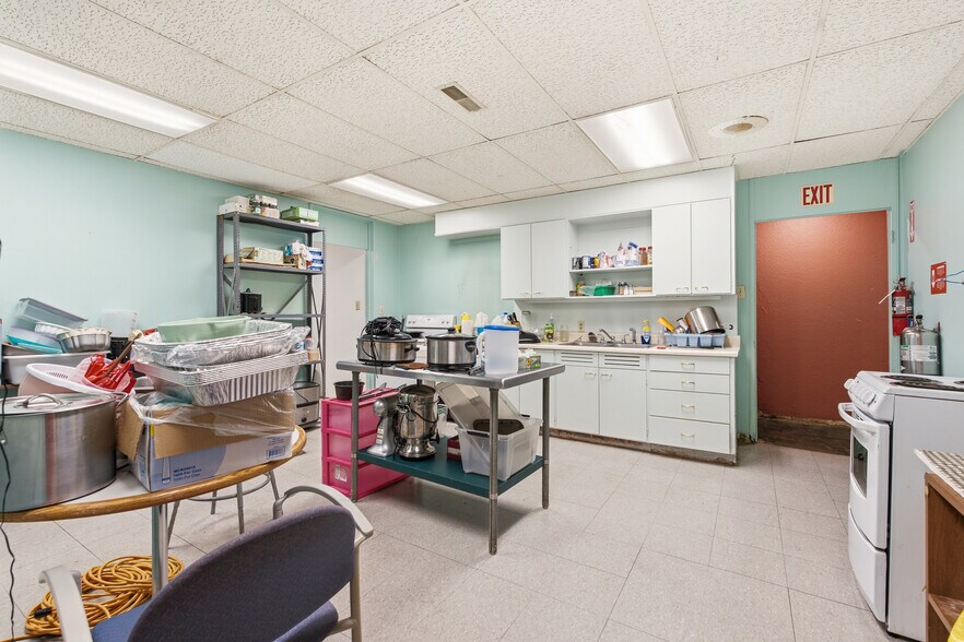 More Photos Of 600 W 39th St, Kansas City Office For Sale