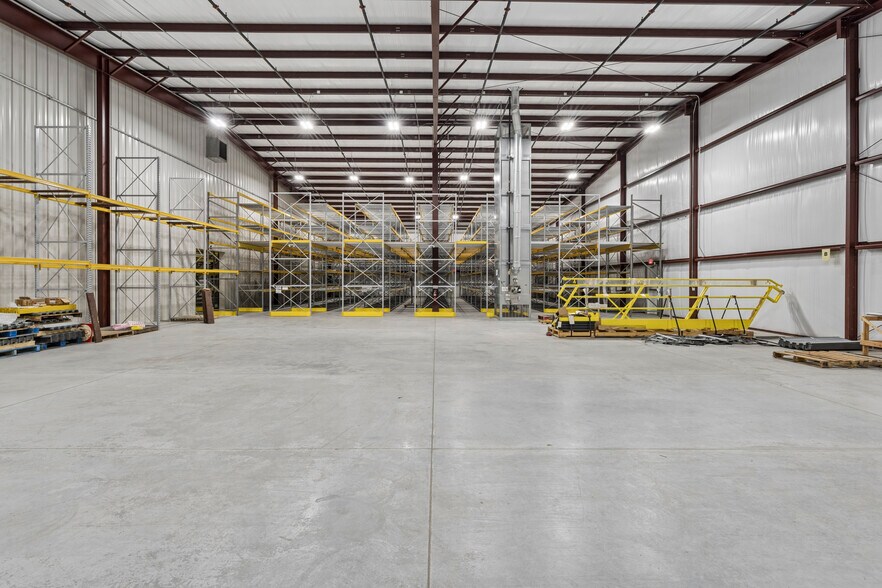 More Photos Of 2200 E Fairview Ave, Johnson City Warehouse For Sale
