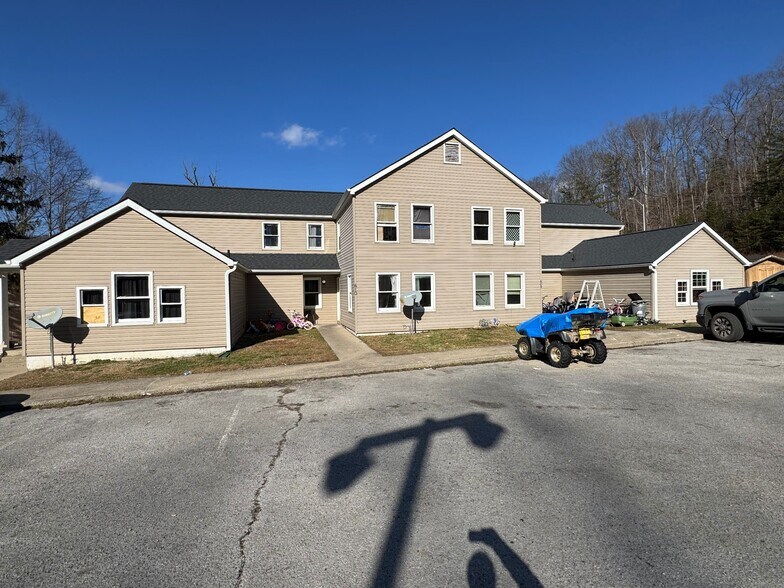 Primary Photo Of 509 Last Resort Ct, Cumberland Multifamily For Sale