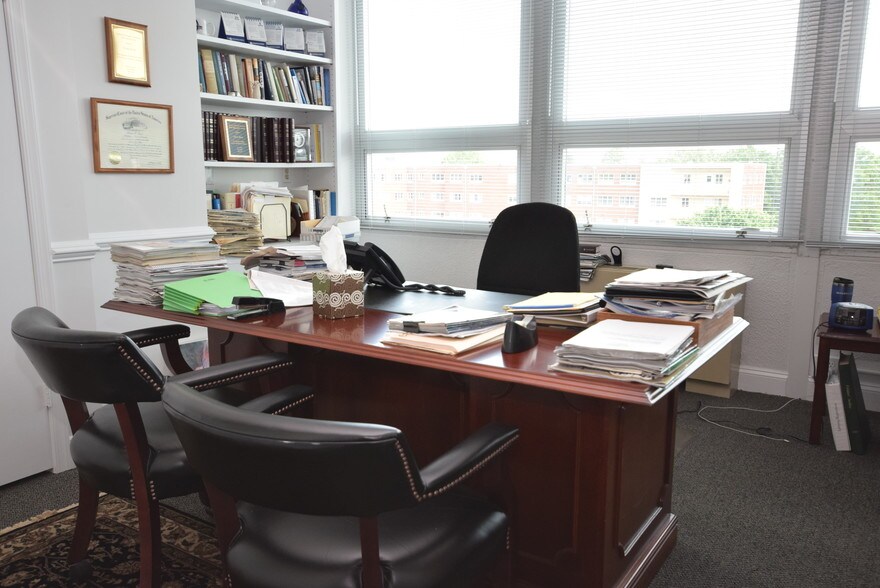 More Photos Of 200 Little Falls St, Falls Church Office For Lease