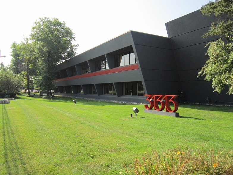 Primary Photo Of 31313 Northwestern Hwy, Farmington Hills Office For Lease