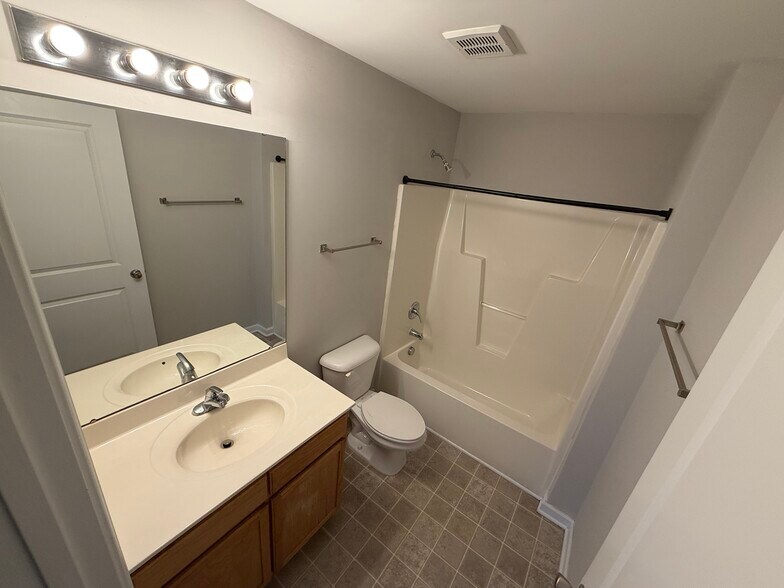 More Photos Of 370 S Kerr Ave, Wilmington Apartments For Sale